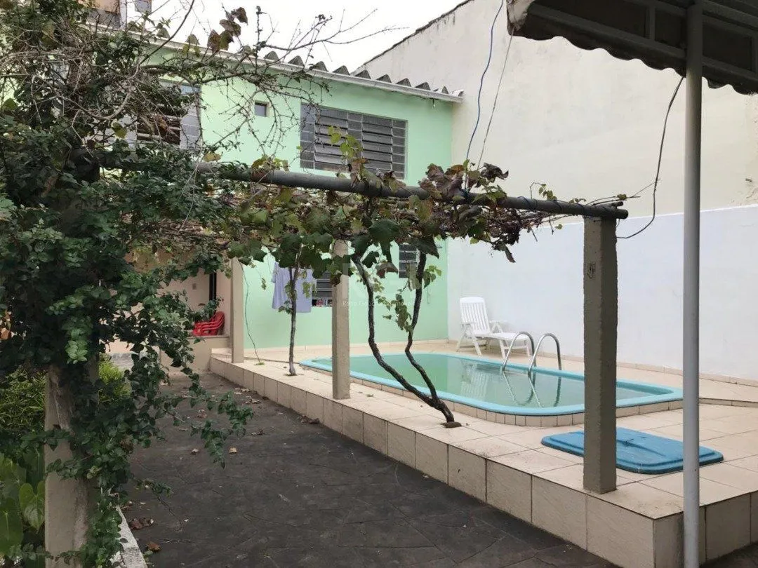 Imagem Casa residencial/comercial, com 350m² privativos, 4 quartos, 5 vagas de garagem - Bairro Tristeza