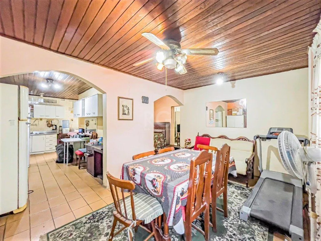 Imagem Casa para Venda - 212m², 3 dormitórios, 3 vagas - Azenha
