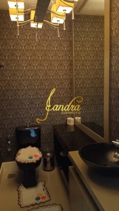 Imagem Linda sobrado com 04 suítes, piscina, piso aquecido,