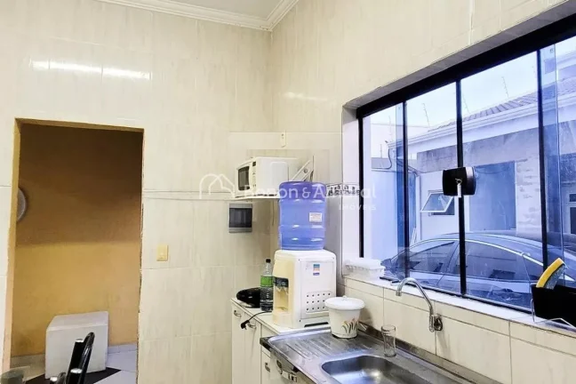 Imagem Localizada no charmoso bairro Jardim Chapadão, esta casa oferece uma excelente oportunidade para qu...