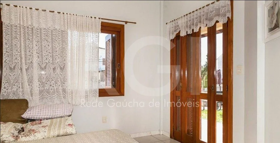 Imagem Casa para Venda - 287m², 4 dormitórios, sendo 1 suites, 4 vagas - Partenon