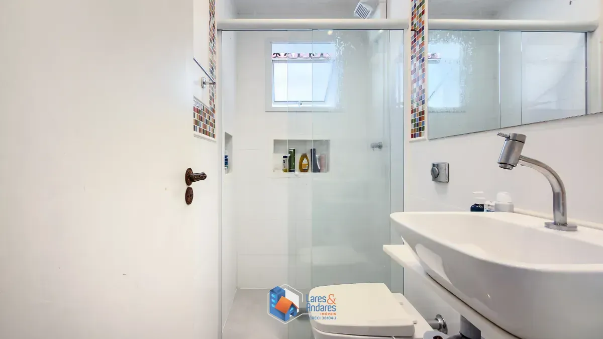 Imagem Sobrado para venda em Jaguaré com 3 quartos, sendo 1 suíte, 171m²