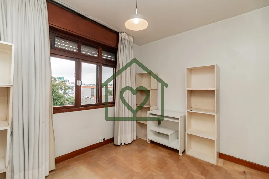 Imagem Apartamento com 3 dormítórios, 1 suíte gigante e mais dependência completa. A planta do imóvel ...