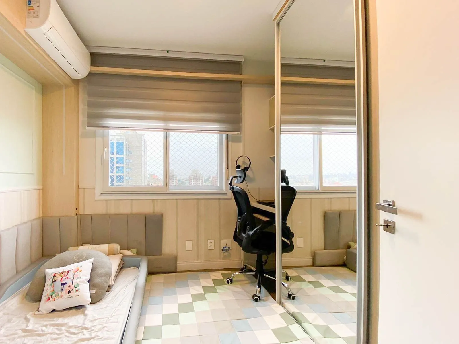 Imagem Apartamento semimobiliado, andar alto, com vista perene - Jardim Lindóia