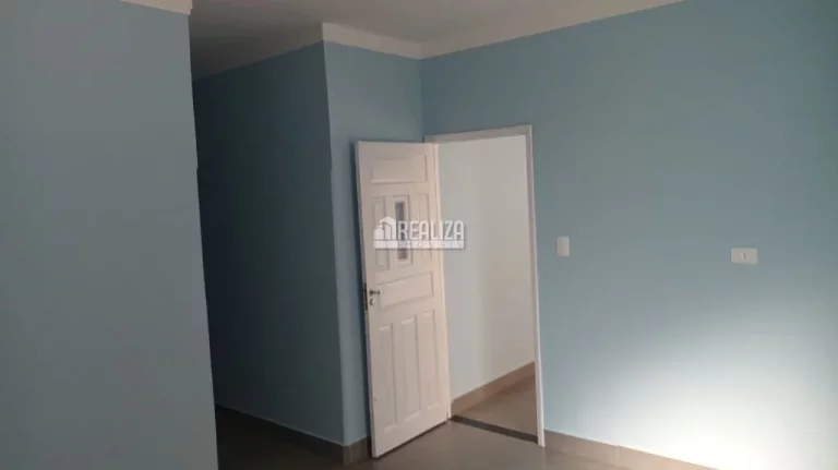 Imagem Casa para alugar no Conjunto Sete Colinas, em Uberaba | 3 dormitórios, 2 banheiros