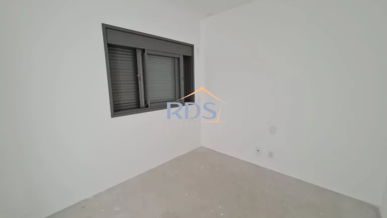 Imagem Vende excelente apartamento de 160m² com 3 su;ites e 2 vagas no contrapiso