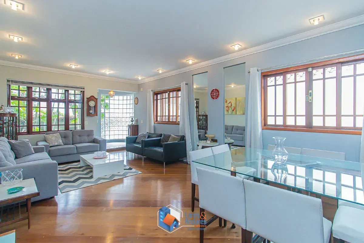 Imagem Casa para venda em Vila Deodoro com 4 quartos, sendo 1 suíte, 286m²