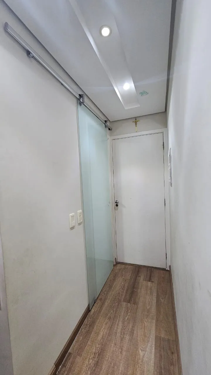 Imagem Apartamento Reformado de 52m² no Wanel Ville - 2 Dormitórios, 1 Banheiro e Varanda