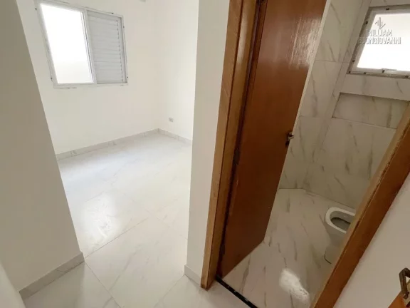 Imagem Casa de condomínio na Vila Tupi, 2 Dormitórios com Suíte! Casa Térrea!