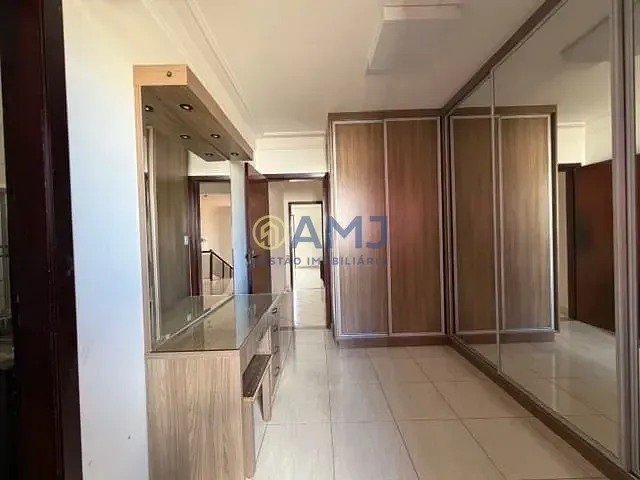 Imagem SOBRADO À VENDA NO CONDOMÍNIO GRANVILLE | 4 SUÍTES | PISCINA | GOIÂNIA