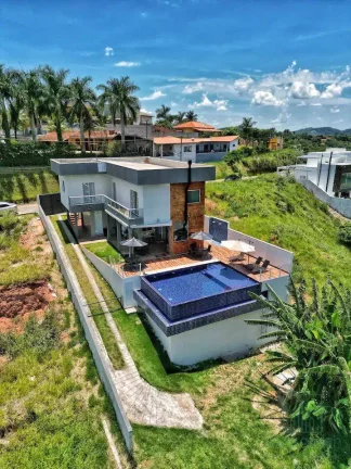 Casa de 226,7 m² de Condomínio Fechado Vista para Represa de Igaratá em Igarata