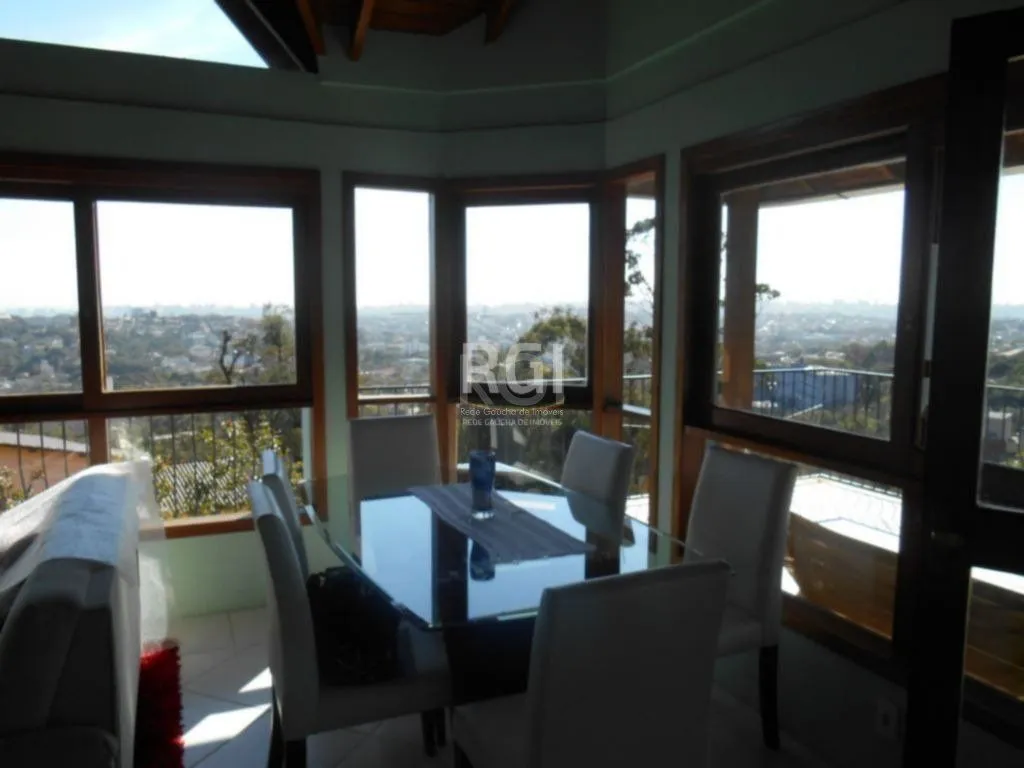 Imagem Casa para Venda - 185m², 4 dormitórios, sendo 2 suites, 4 vagas - Nonoai