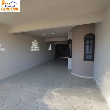 Imagem Casa Averbada à venda em Joinville, bairro Iririú