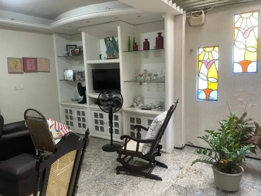 Imagem Casa para Venda em Fortaleza, Parquelândia, 3 dormitórios, 2 banheiros, 4 vagas