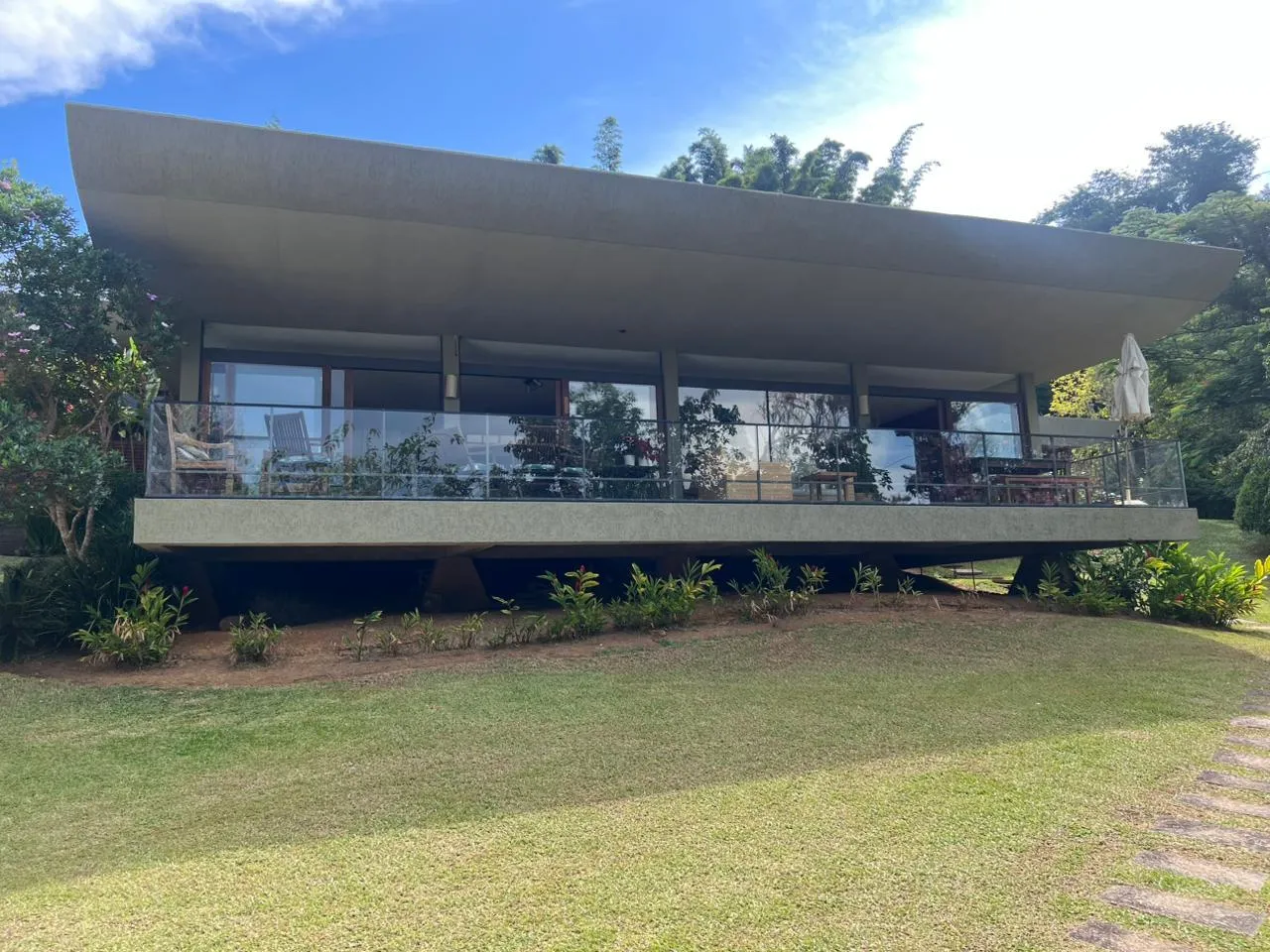 Foto do imóvel Casa para Venda em Petrópolis / RJ em Araras