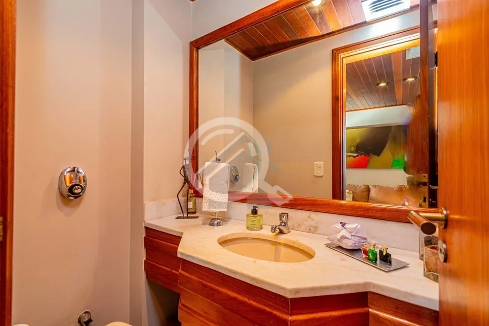 Imagem Nesse apartamento sobra coisa boa! Andar inteiro! Alto astral, sol, vista, espaço, bem-estar, local...