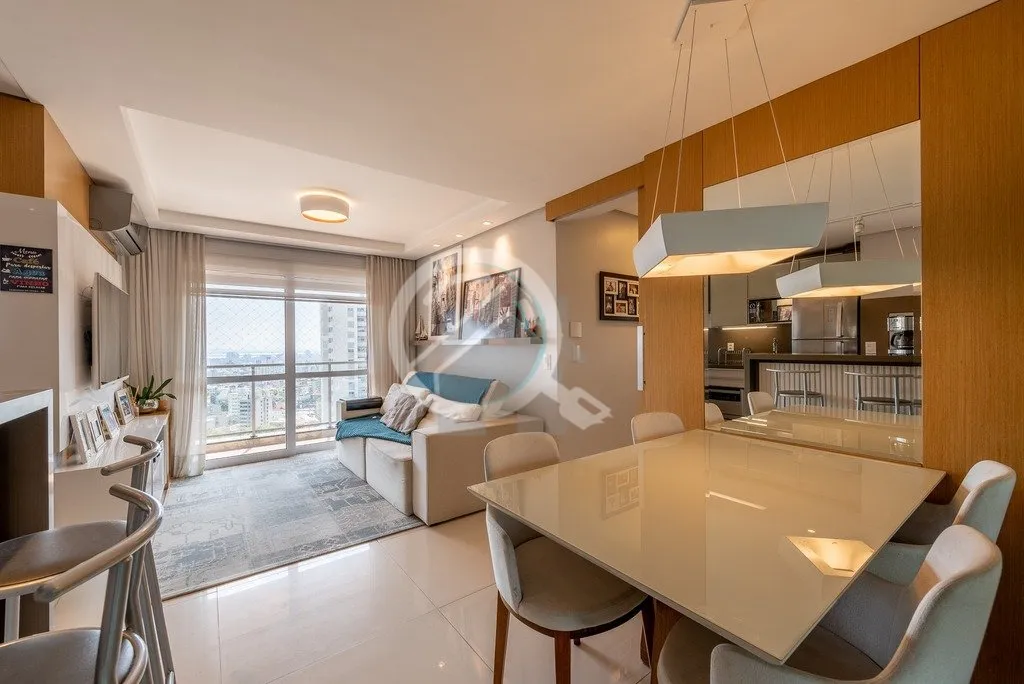Imagem Ótimo apartamento em andar alto com linda vista perene do Rio Guaíba. Imóvel com 76,69 m2 de áre...