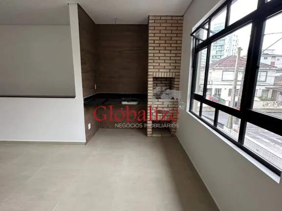 Imagem Casa Sobreposta alta à venda com 80m², 2 suítes, churrasqueira, 1 vaga por R$695.000,00 na Vila Belmiro em Santos