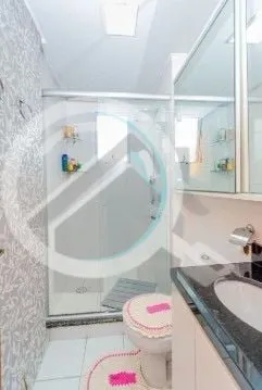 Imagem Apartamento com 57m², dois dormitórios sendo uma suíte, living, cozinha tipo americana, área de ...