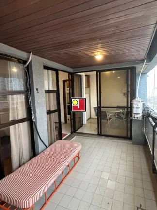 Imagem Vendo 1Q na praia da Barra (Lucio Costa), andar médio, 1vg, ônibus, clube, piscina, sauna, tênis, squash, skate, futebol, pier, ginasio, academia
