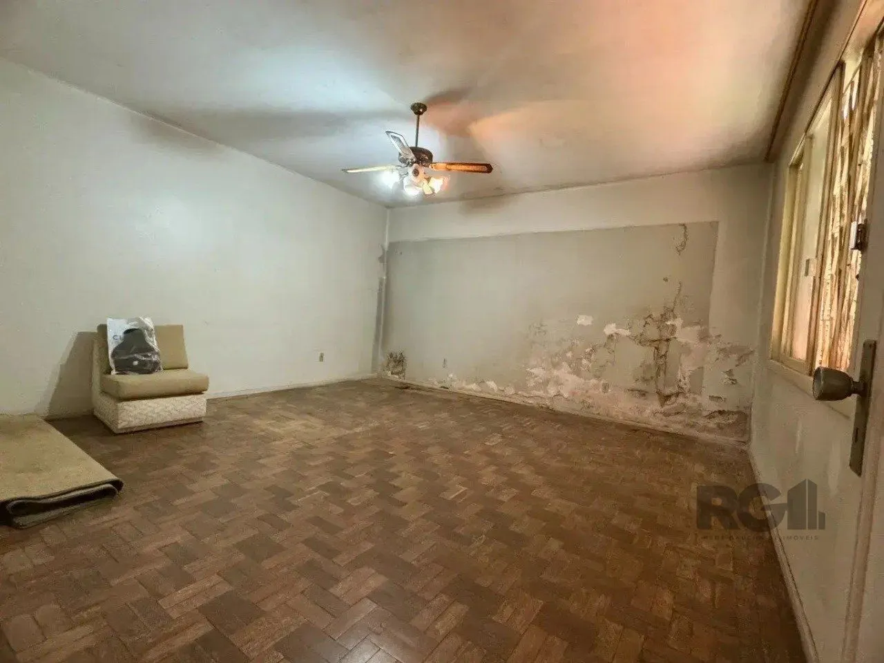 Imagem Casa de 5vquartos e 3 vagas de garagem no bairro Santana em Porto Alegre