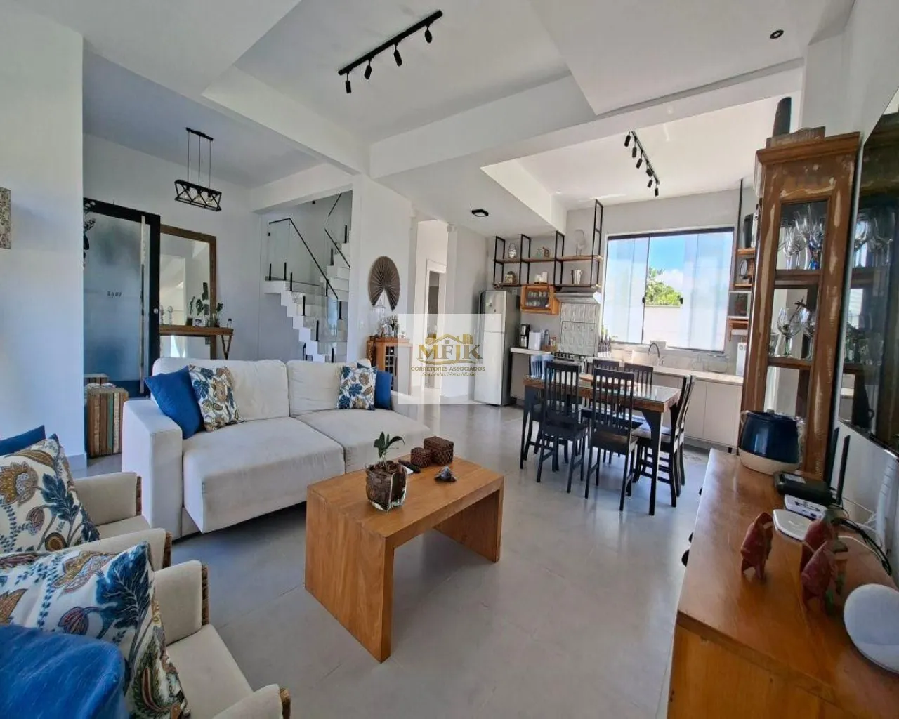 Imagem Casa com 4 quartos à venda no Atami ,SOBRADO, CASA NO LITORAL