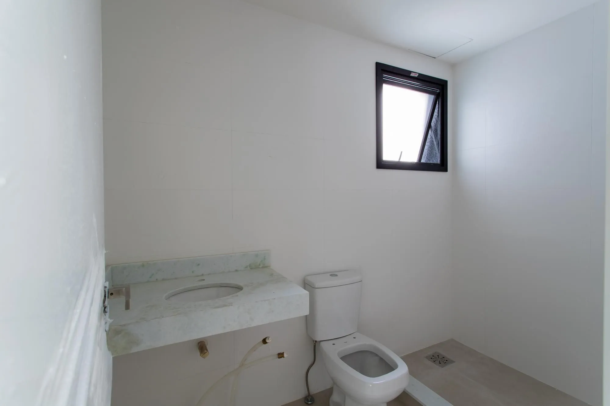Imagem Apartamento Garden, 2 dormitórios, 1 suíte, 2 vagas, Av Otto Niemeyer e Zaffari