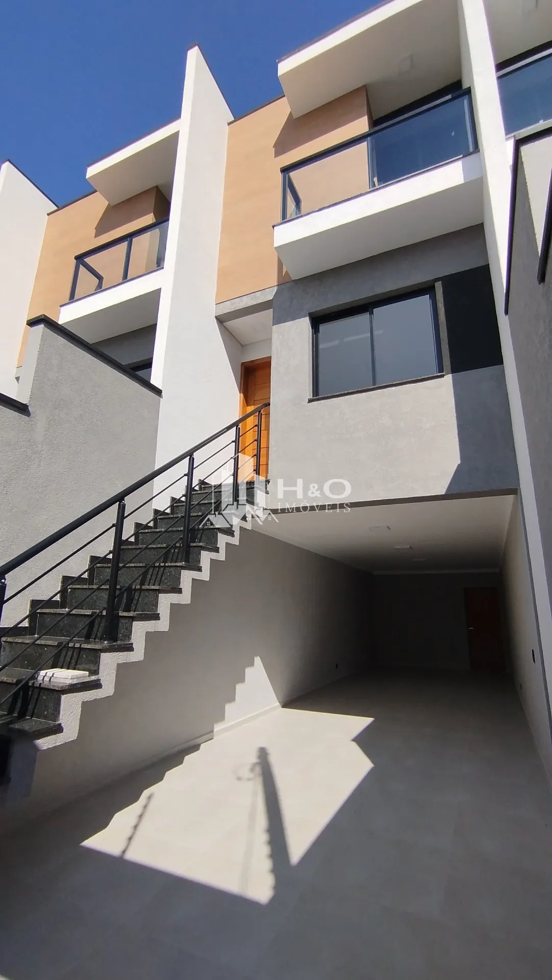 Foto do imóvel Oportunidade, Sobrado Frontal à Venda - 111m² de Área Útil | 3 Dormitórios | 3 Vagas, Bairro Jardim Brasília, Itaquera.