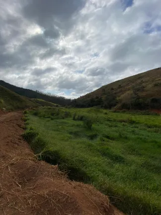 Imagem Imóvel com 2 Quartos à Venda,  em CENTRO - Paraíba do Sul