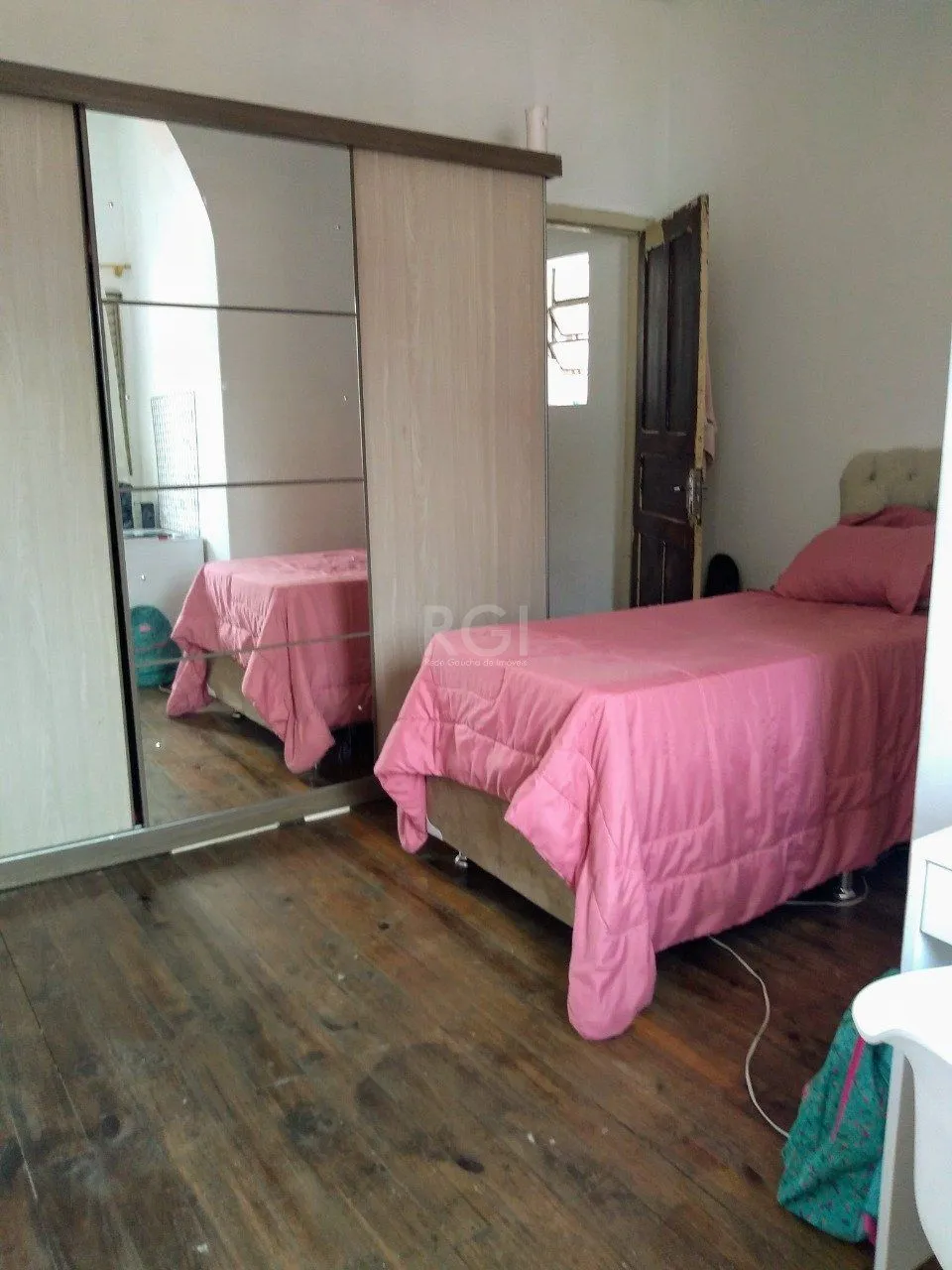 Imagem Casa para Venda - 400m², 3 dormitórios, sendo 2 suites, 2 vagas - Floresta