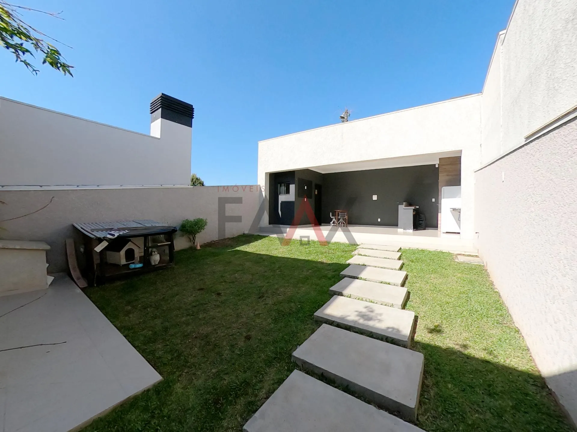 Imagem Casa próximo a Igreja da Divino Espirito Santo à venda em Guarapuava PR