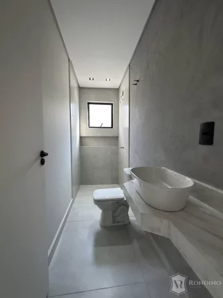 Imagem Casa assobradada em Condomínio Cyrela Landscape, com 03 suítes e piscina