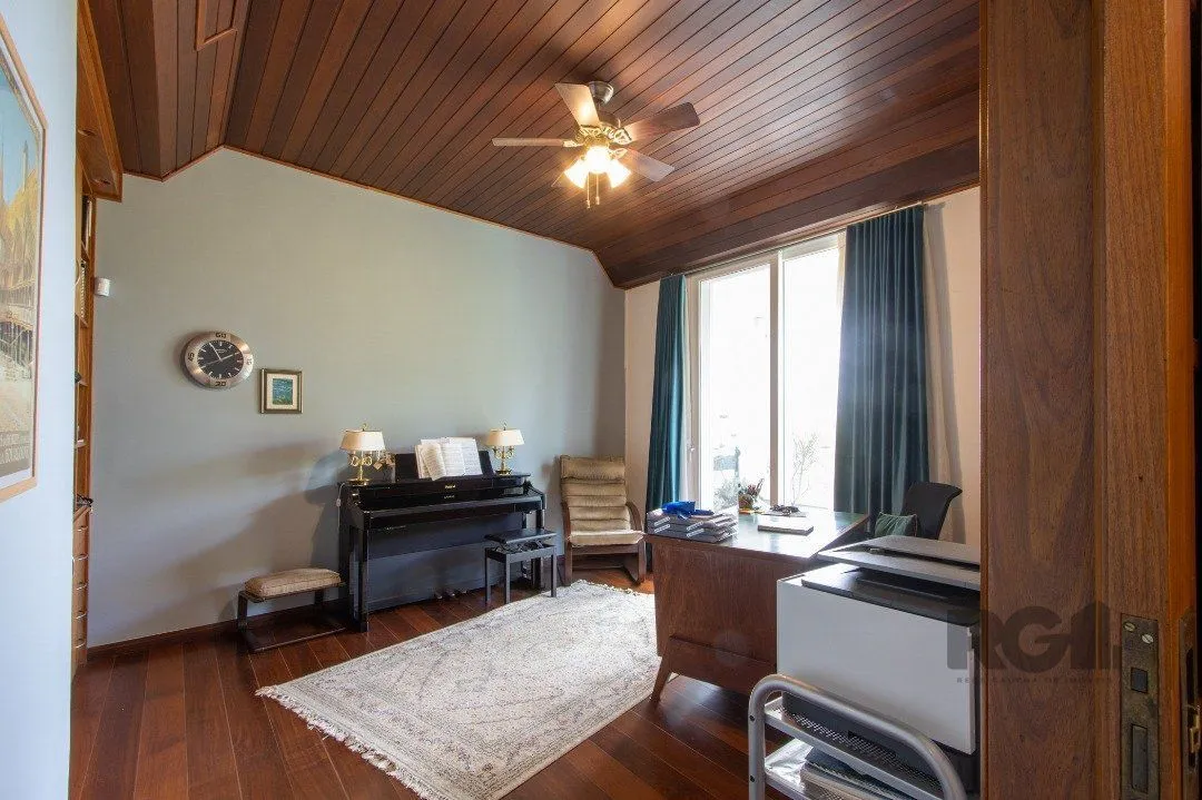 Imagem Sobrado com vista para Rio, 3 quartos, 2 suites, pátio, piscina, vaga para 4 carros - Bairro Vila Assunção