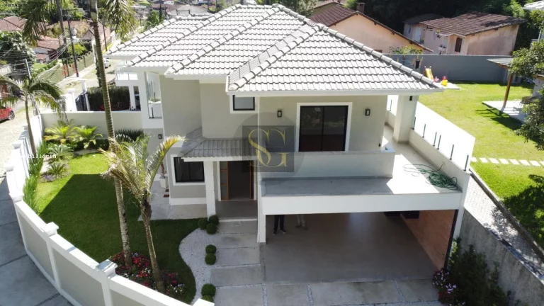 Foto do imóvel Casa para Venda em Teresópolis, Carlos Guinle, 3 dormitórios, 1 suíte, 3 banheiros, 2 vagas