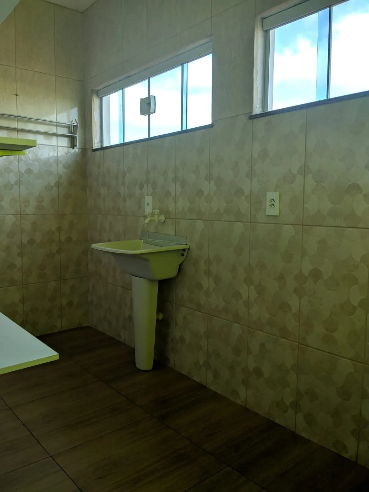 Imagem Casa Ampla e Confortável com 5 Dormitórios no Parque Jataí II-