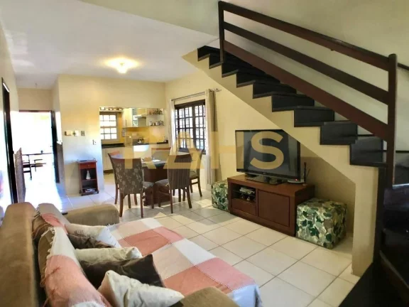 Imagem Sobrado com 2 suítes e 1 quarto, ampla área gourmet com churrasqueira e piscina, 2 vagas de garage...