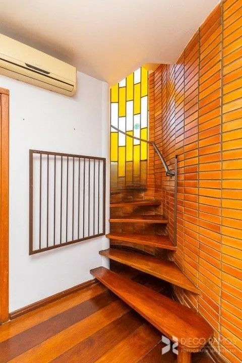 Imagem Cobertura com 2 quartos e 128m² à venda em Mont Serrat, Porto Alegre.