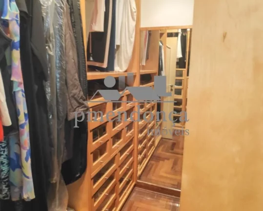 Imagem Apartamento com living para 02 ambientes, amplas janelas, lavabo, dormitórios ricos em armários, b...