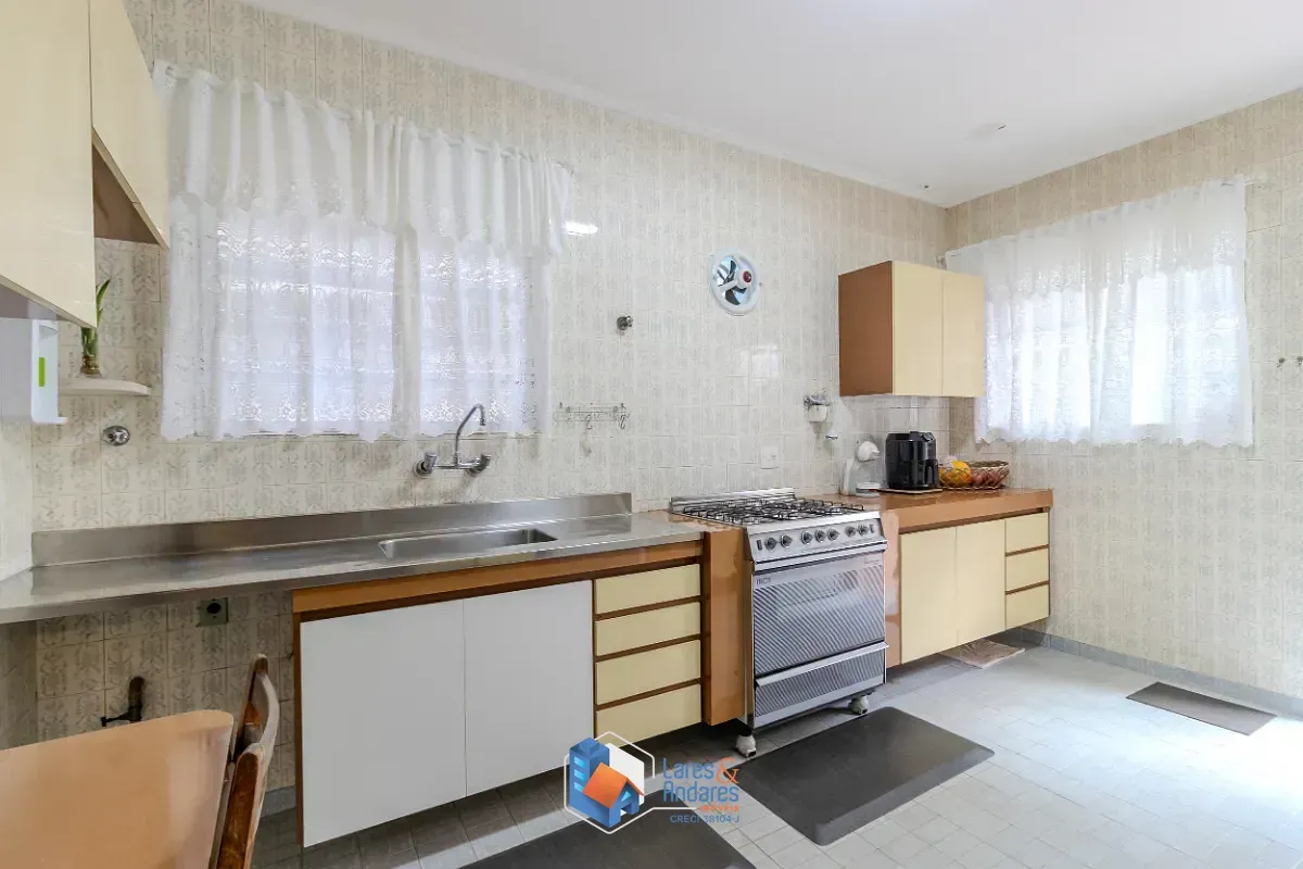 Imagem Casa para venda em Pacaembu com 3 quartos, 330m²
