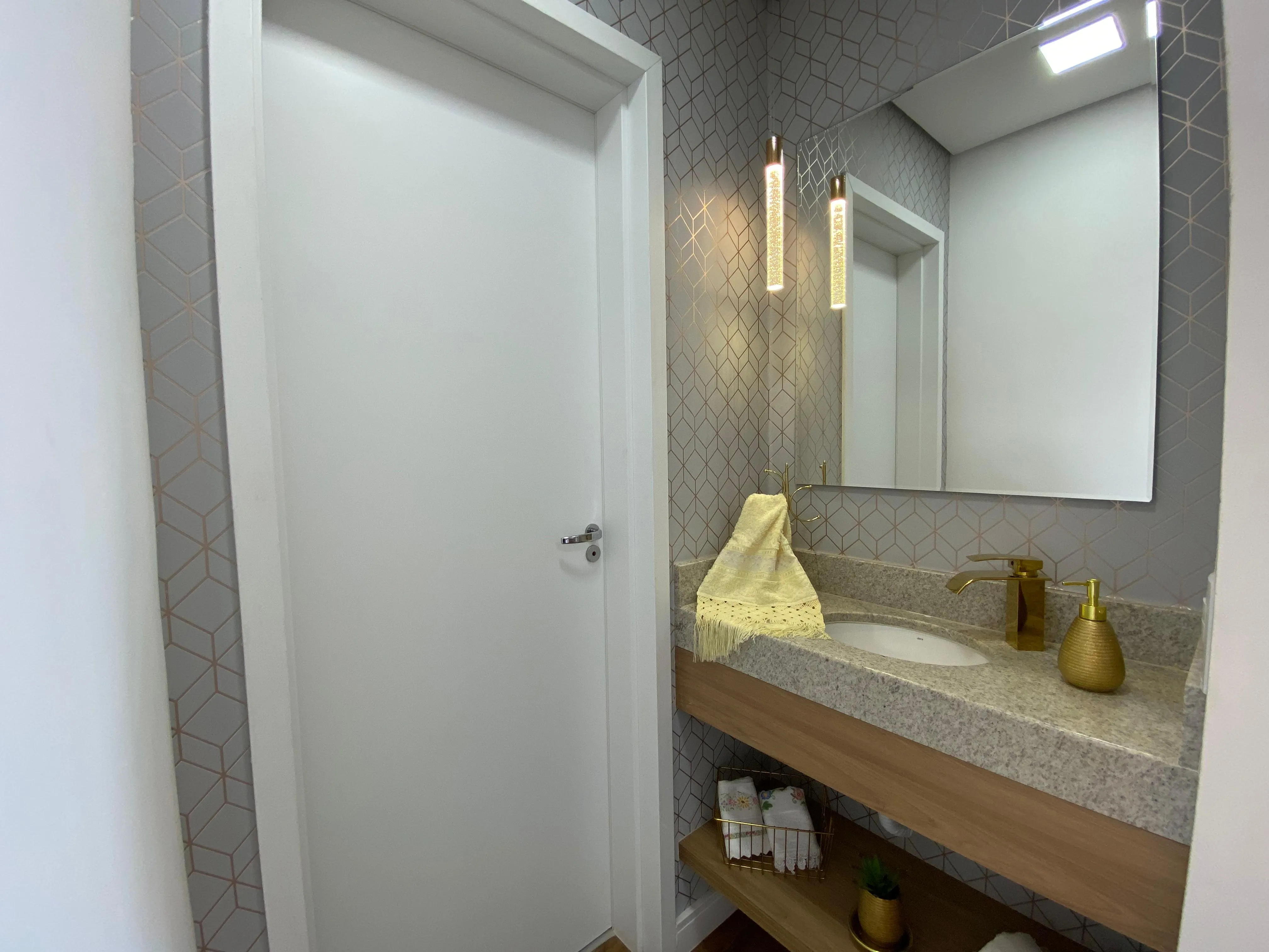 Imagem Luxuoso Duplex de 129m² com Vista Panorâmica em Sorocaba: Três Suítes, Sacada Gourmet e Condomínio de Alto Padrão