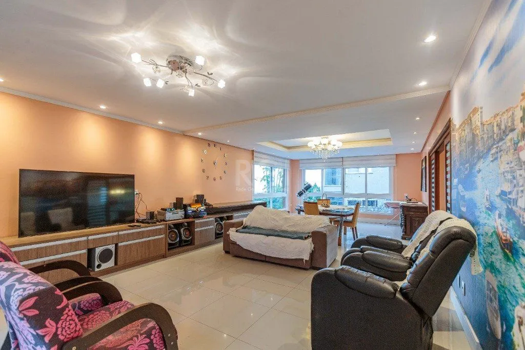 Imagem Casa de 498m², bairro Teresópolis