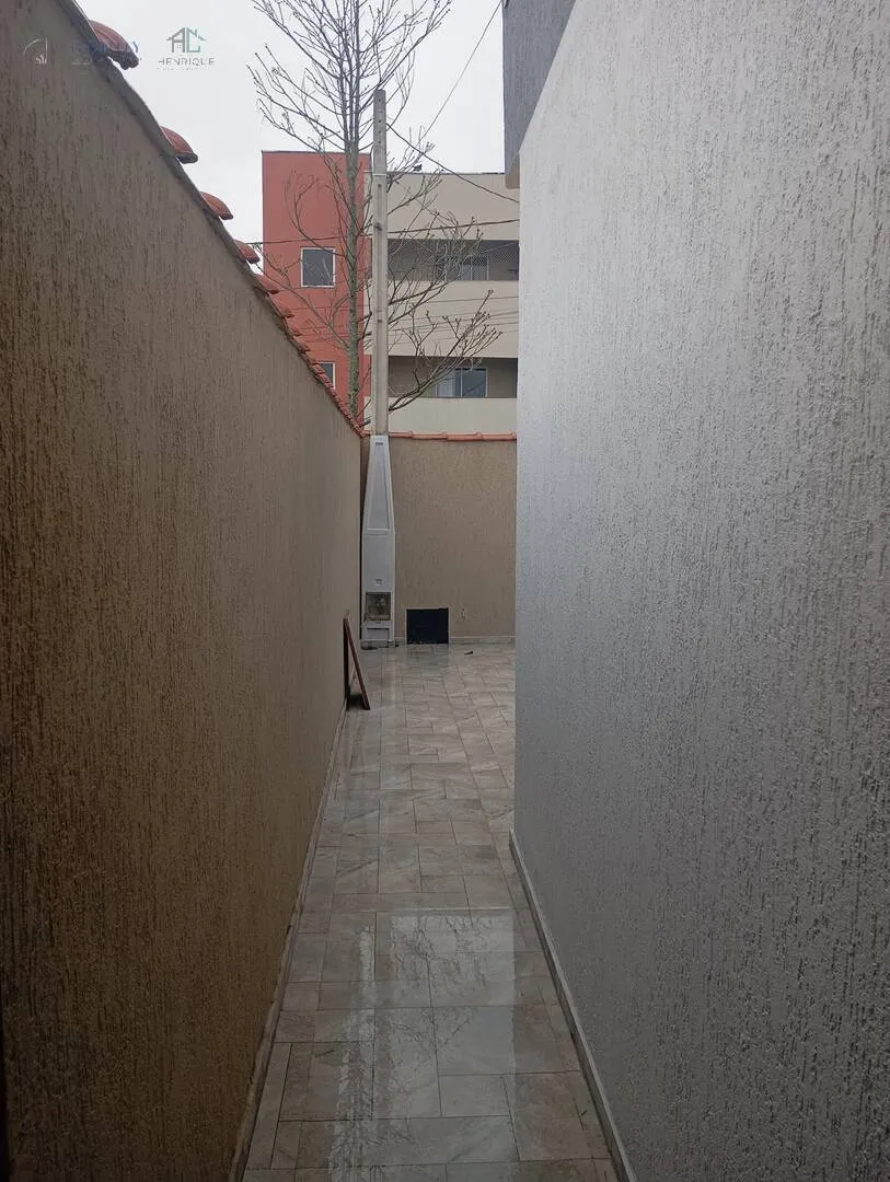 Imagem Qualidade de Vida: Casa com 3 Quartos e Espaço para Lazer