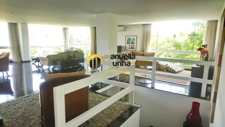 Imagem Magnífica Mansão com Porteira Fechada - Maricá