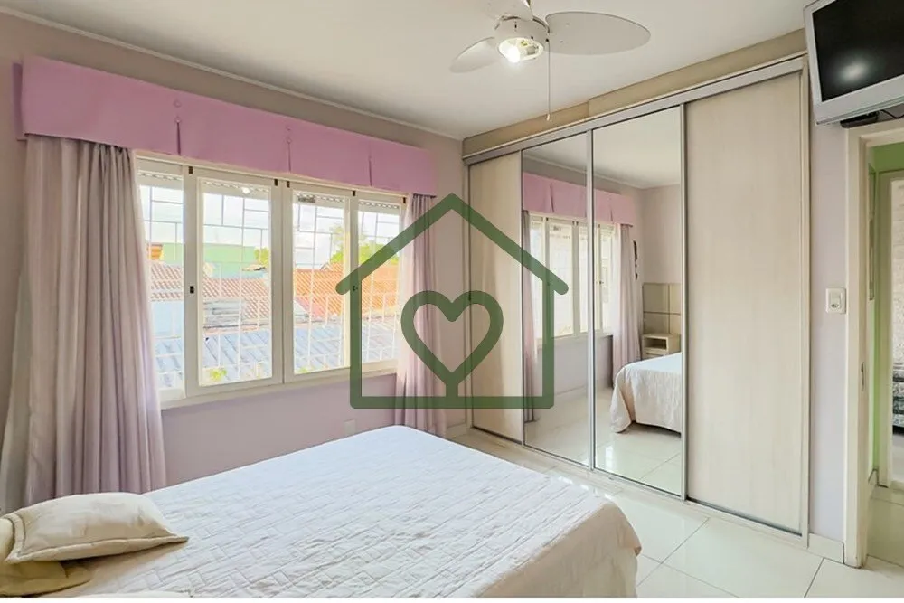 Imagem Descubra esta encantadora casa mobiliada à venda no Bairro Santa Maria Goretti, na Zona Norte de Po...
