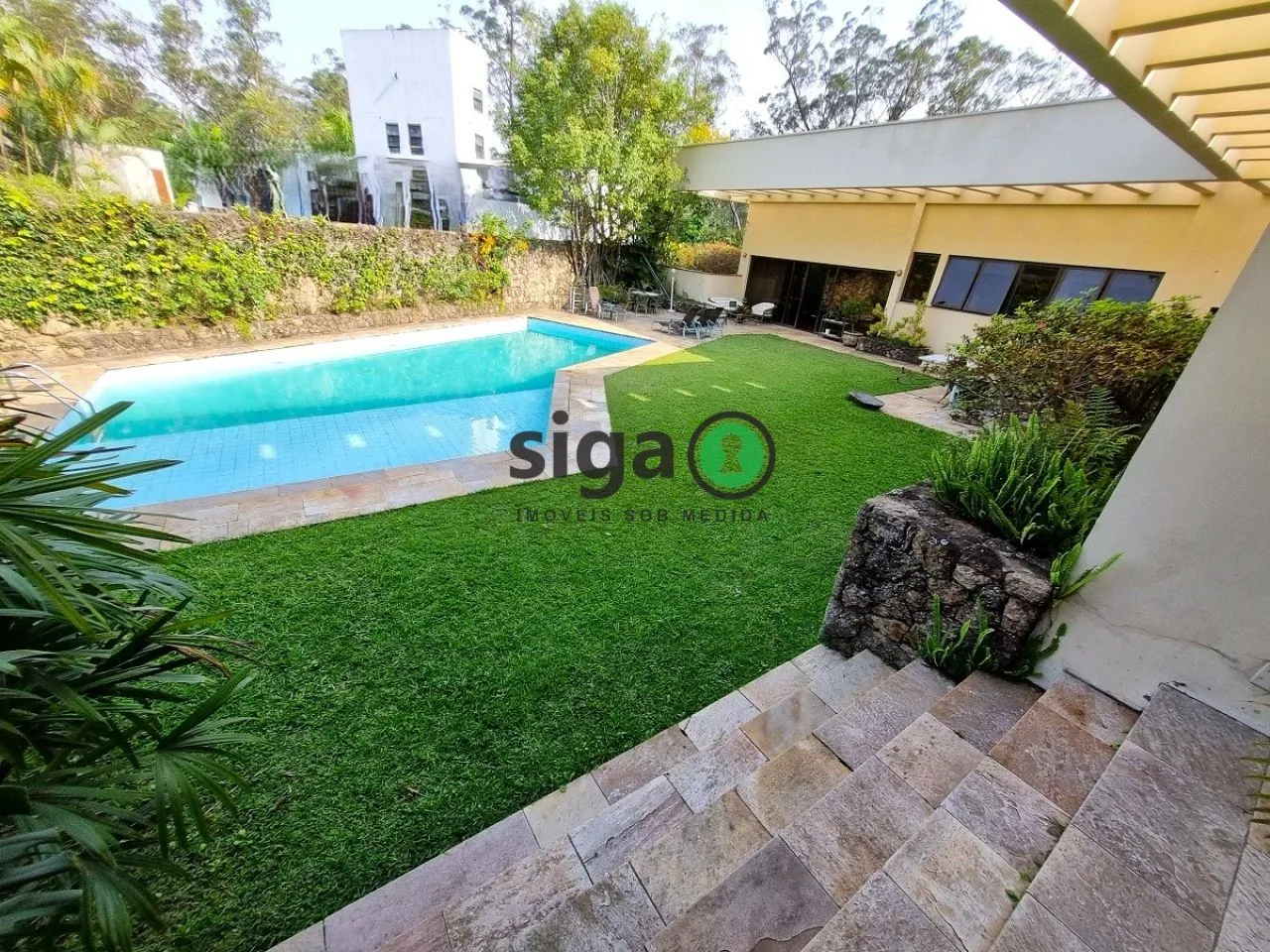 Foto do imóvel Casa a venda no Jardim Leonor com 5 quartos