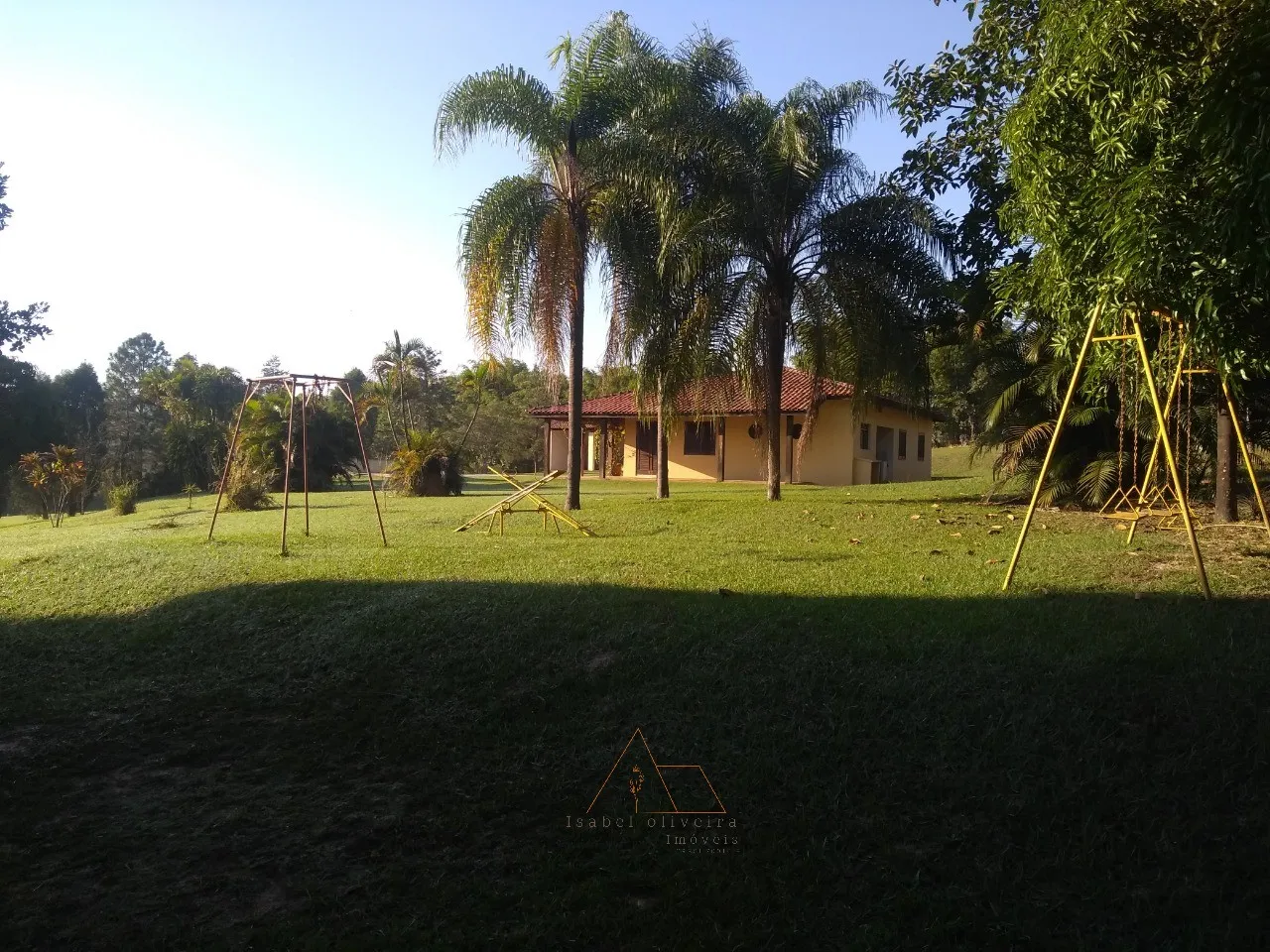 Imagem Sitio em Itu-SP: 3 quartos, 1 suíte, sala ampla, 3 banheiros, 23.000m² de área no Parque Nossa Senhora da Candelária