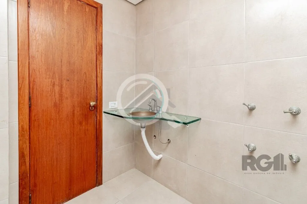 Imagem Apartamento de 118 m², com vista para o Guaíba! Com 3 dormitórios, sendo 1 suíte com sacada, amp...