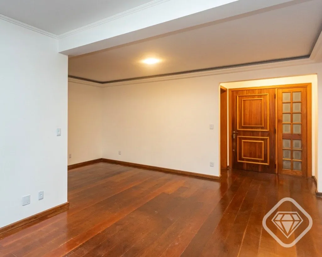 Imagem Apartamento térreo amplo, com pátio exclusivo e sacadão com churrasqueira em Ipanema, próximo à...