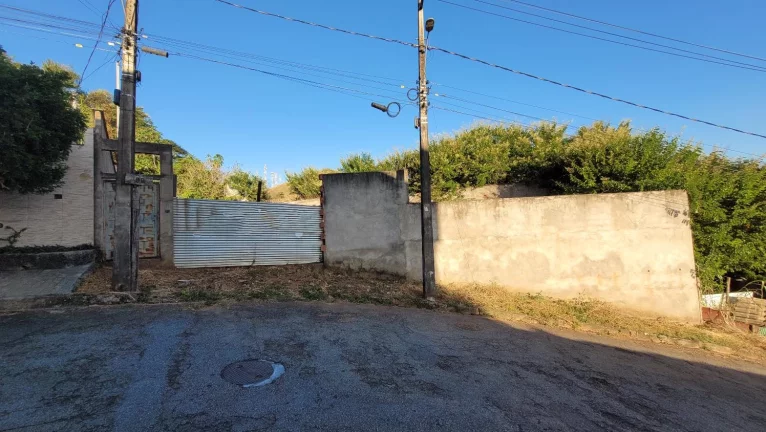 Imagem Lote grande de 480m² a venda no bairro Ayrton Senna.