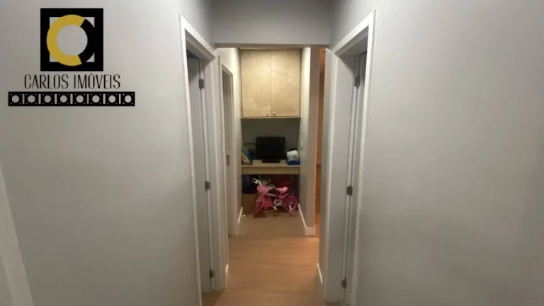 Imagem Apartamento de 3 dorm. com sacada em vidros e rico em armários planejados